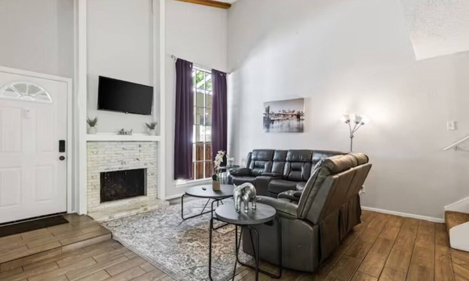 Southwest Carrollton House | Ideal Stay: 4 Beds, SMART TVs & Pet-Friendly Comfort