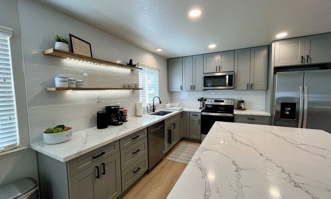 Murphys House | Ideal Stay in Downtown Murphys – Pet Friendly & Family Ready