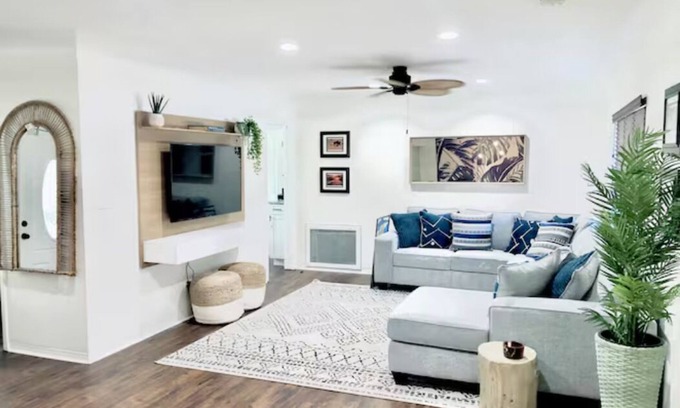 Pinellas Point House | Convenient Access to Beaches and Downtown St. Pete