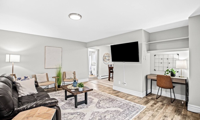 Mount Clemens Apartment | Prime Location: King Bed Near Mt. Clemens with Kitchen