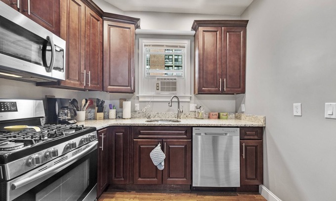 Salem House | Walk to Water & Historic District: Private First Floor Stay