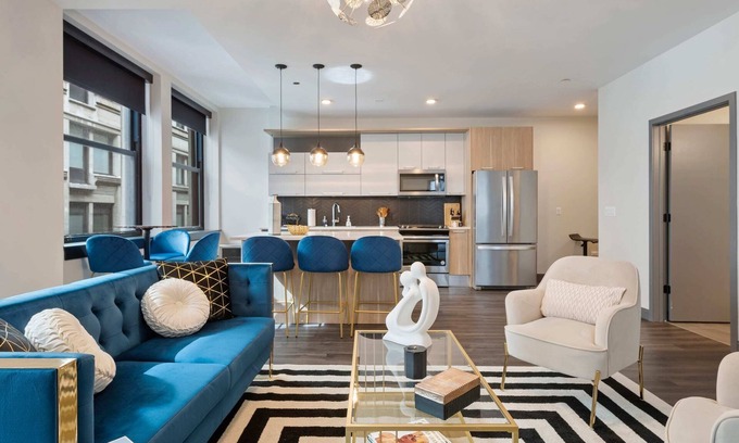 Downtown Chicago Apartment | Relaxing Retreat for Up to 20 at Cloud9, Millenium Park