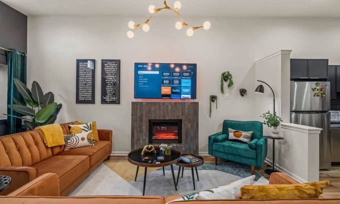 Old City Condo | Family-Friendly Old City Oasis with King Bed & Riverfront Access