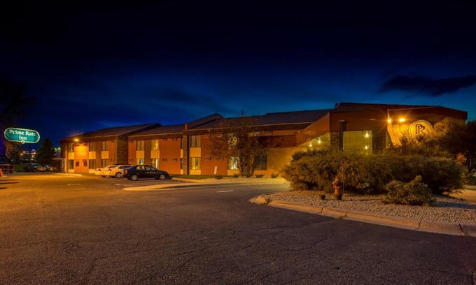 Burnsville Hotel | Budget-Friendly Stay at Prime Rate Inn with Family Amenities