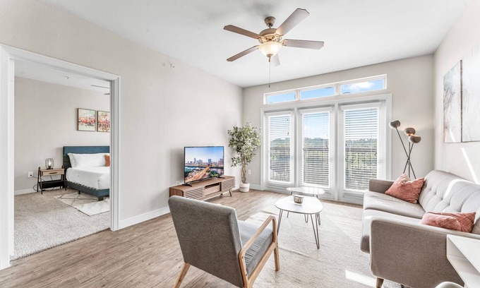 South Congress Apartment | Prime Soco 2BR King Suite w Gympickleballlaundry