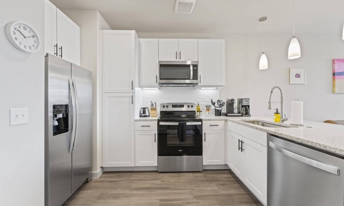 Windsor Park Apartment | Inviting 1BR King Suite Near Downtown with Great Amenities
