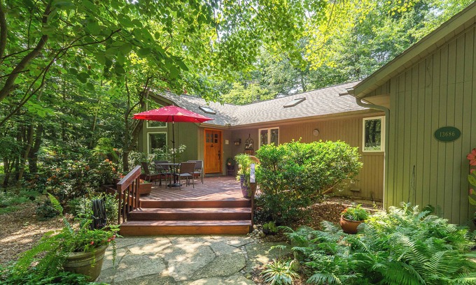 Harbert House | Modern Home Near Lake: Pet-Friendly & Bikes Included