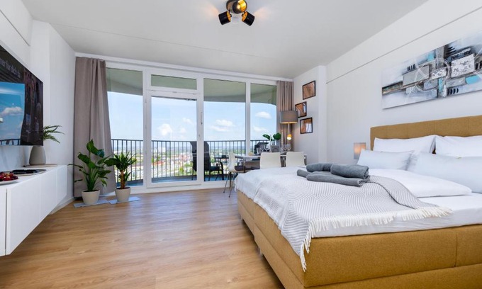Antonsviertel Apartment | Top-Rated Primero Suite Near Messe Zentrum & Restaurant