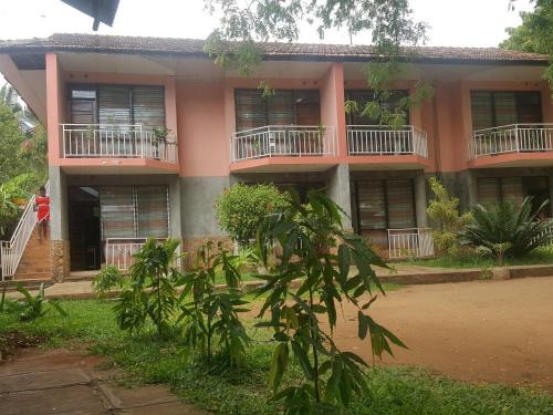 Malindi Hotel | Discover Primeshade Guesthouse: Pet-Friendly & Family Ready