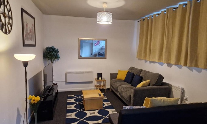 Wallsend Apartment | Stylish Primos Suite - Family-Friendly Getaway in Wallsend