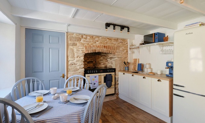 Tywardreath Cottage | Oceanfront Getaway at Primrose Cottage | Pet Friendly Retreat