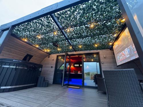 Westhouse Apartment | Experience Primrose Glamping Pods with Hot Tub Luxury