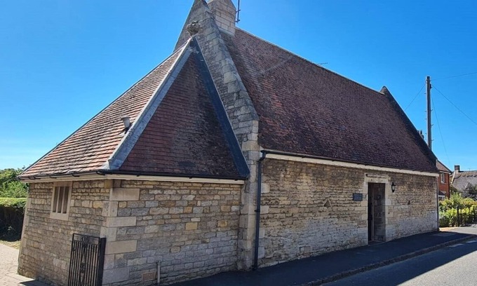 Empingham Cottage | Pet Friendly Primrose Hall Cottage near Rutland Water