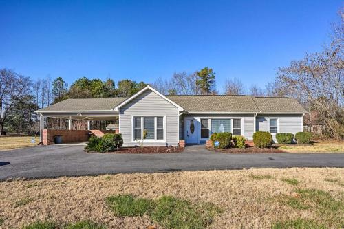 Prince George House | Discover Prince George Getaway with Pet-Friendly Amenities