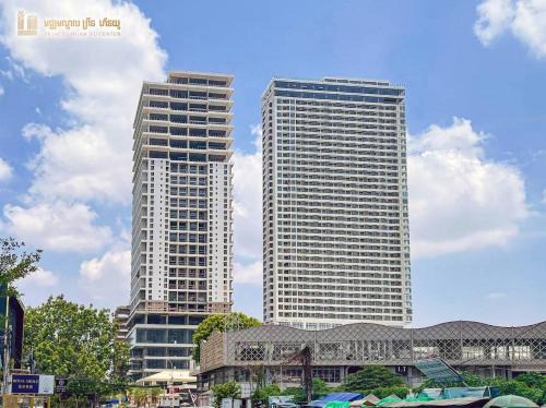 Chamkar Mon Apartment | Prince HuanYu Center, 太子 寰宇中心 Multi-Apartment by Emma