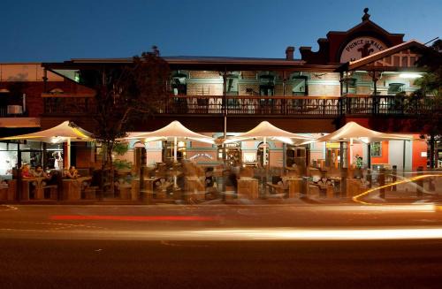 Bunbury Hotel | Explore Comfort at Prince of Wales Hotel in Bunbury