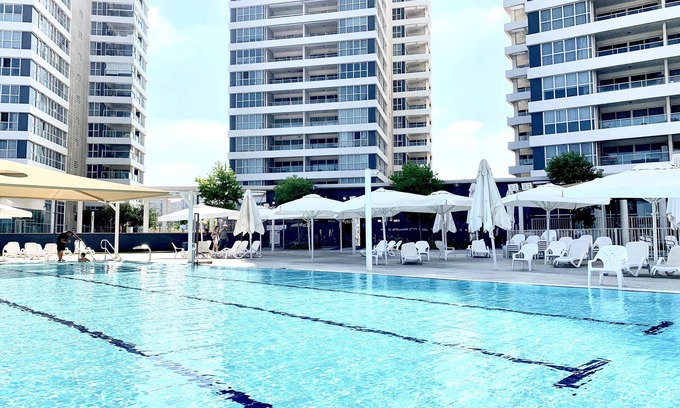 Netanya Apartment | Beachfront Prince Palace Resort with Pool and Ocean Views