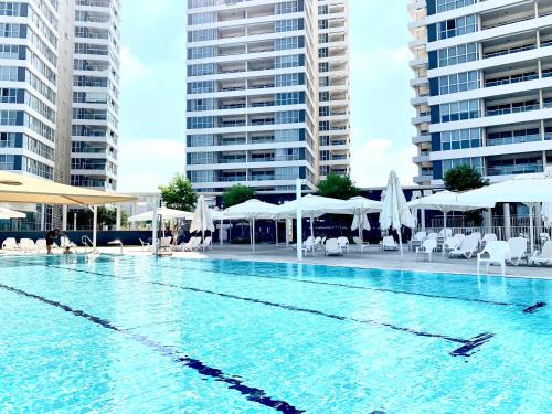 Netanya Apartment | Elegant Prince Palace Netanya with Oceanfront Pool Access