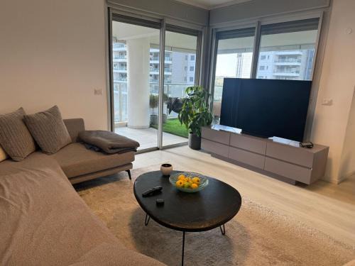 Netanya Apartment | Prince Palace Poleg Beach 4BR 150M Ir Yamim