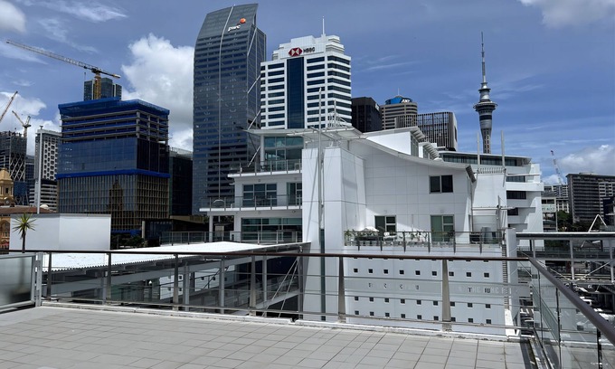 Auckland Central Business District Apartment | Prince Wharf: Balcony Suite with Harbour & Skytower Views