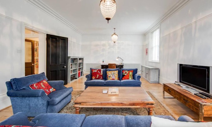 St Leonards-On-Sea Apartment | Princes Villa - Family-Friendly Flat Near the Sea