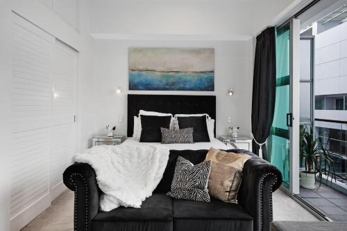 Auckland Central Business District Apartment | Experience Princes Wharf Viaduct Elegance for Families