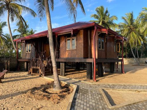 Komari House | Experience Princess Komari: Oceanfront Getaway Awaits