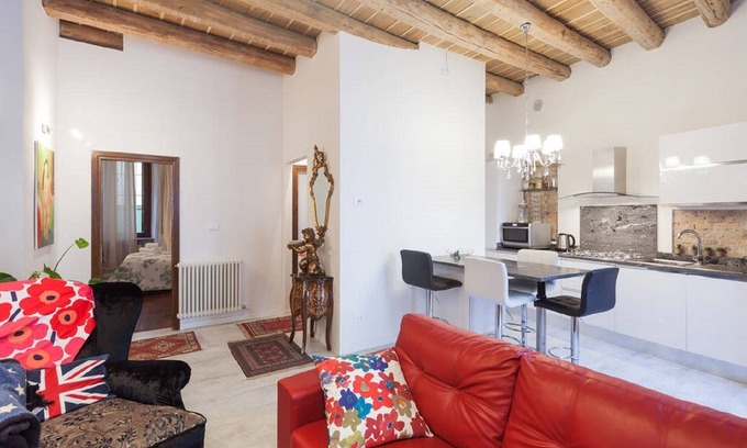 Verona City Centre Apartment | Impeccable Principe Amedeo Apartments with Pet-Friendly Perks