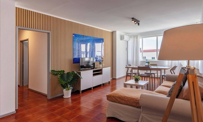 Ponta Delgada Apartment | Priolo’s Nest - Azoren Butler