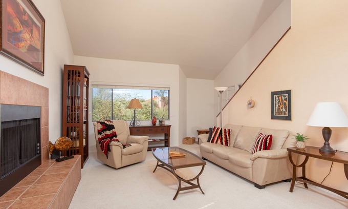 Tucson Condo | Immaculate Condo with Pool, Spa, and Breakfast Included