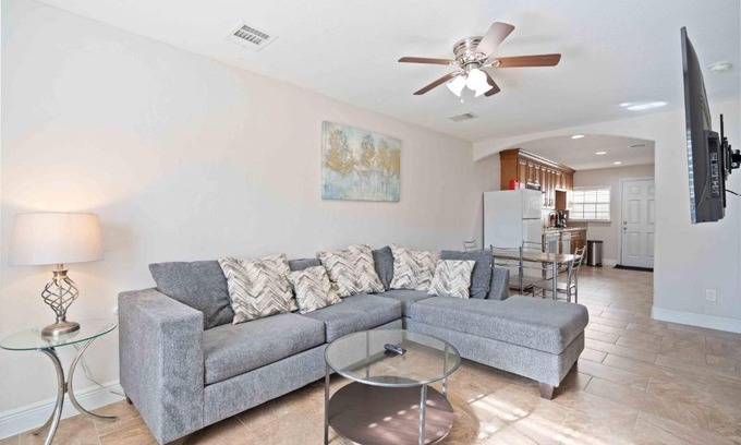 OST - South Union Apartment | Stylish Apartment Near Texas Medical Center - 9.5/10 Rating