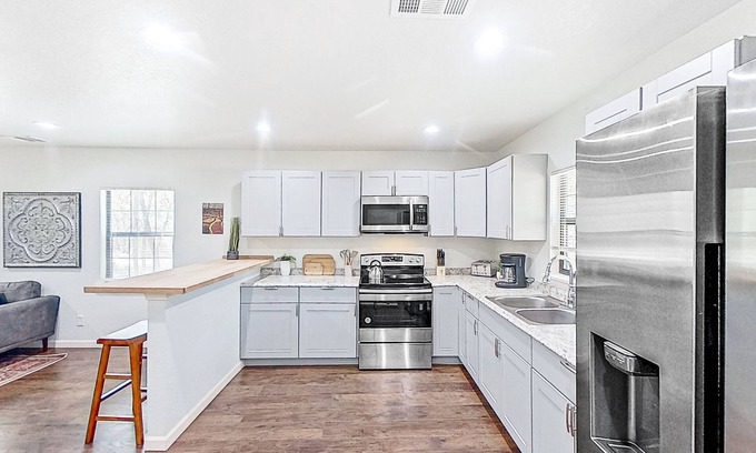 Blanco Cabin | Dog-Friendly Retreat with Firepit, Central AC & Top Rating