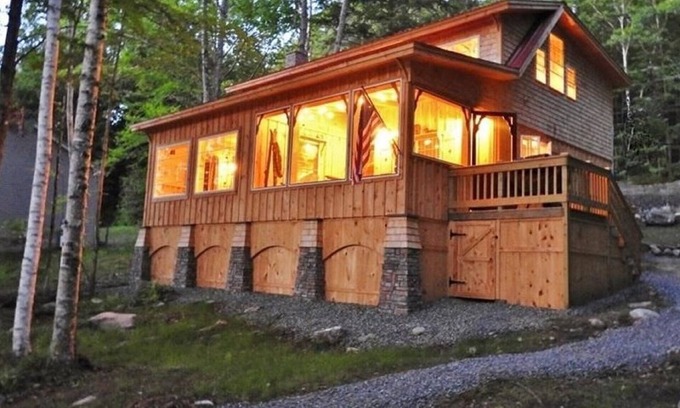 Kents Hill Cottage | Discover Parker Pond - A Top-Rated Hidden Gem Awaits