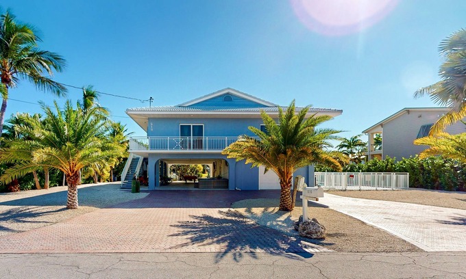 Marathon House | Immaculate Retreat with Private Pool and Ocean View