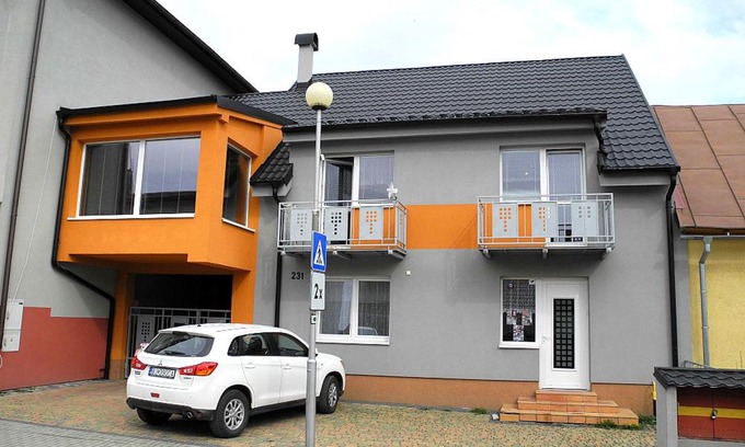 Vysne Ruzbachy Apartment | Discover Privát Bene: Pet-Friendly Retreat with Hot Tub