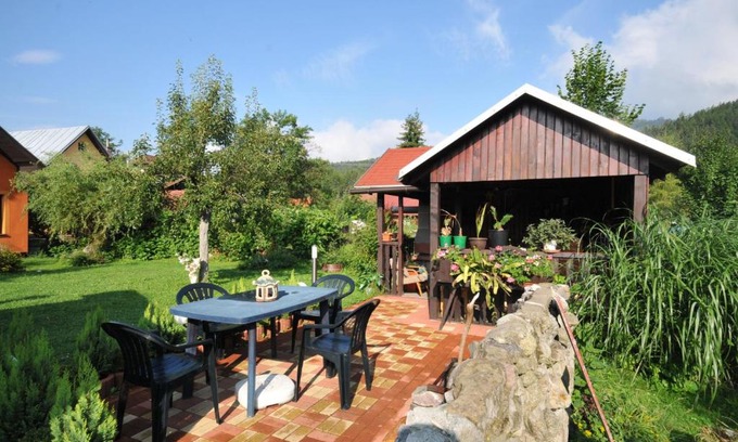 Liptovska Osada House | Budget-Friendly Privát Lujza: Pet and Child Friendly Stay