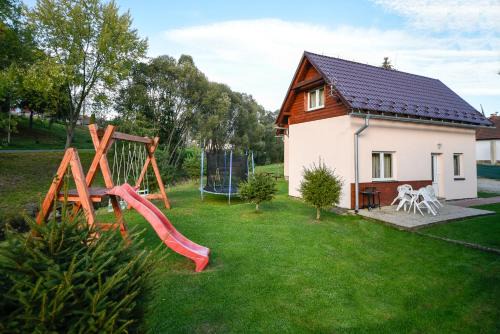 Liptovsky Trnovec House | Pet-Friendly Retreat at Privát u Raka with High Guest Ratings