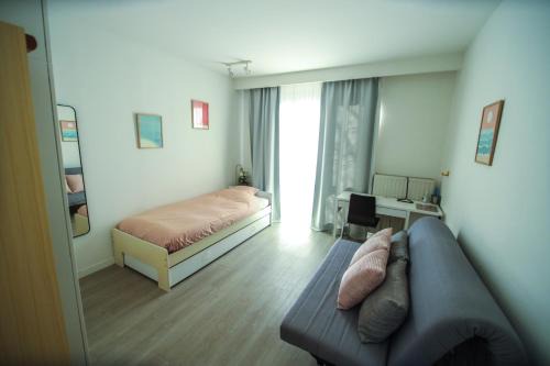 Borsbeek House | Cozy Room with Chill Space Near Antwerp Tram Stop