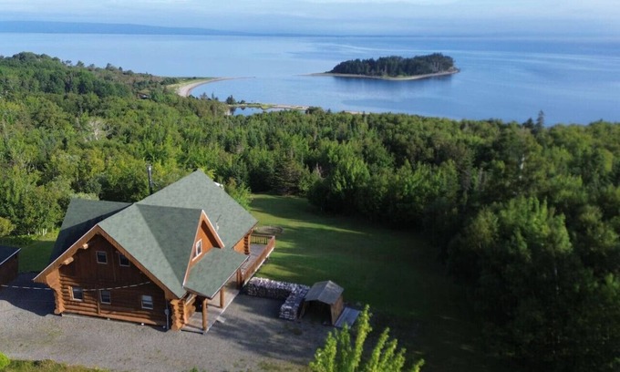 West Bay Ski Chalet | Secluded Escape at Bras d’Or Lake Eagle House Chalet