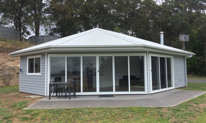 Tapitallee House | Inviting Retreat at Uwannavu @ Tapitallee Lodges, Bundanon