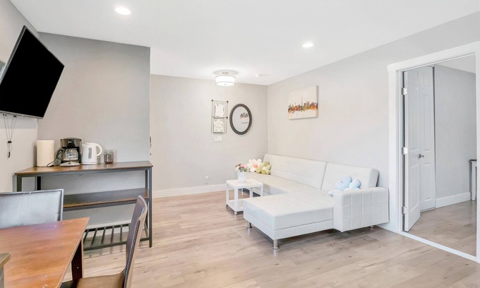 San Ramon House | Private 1 Bed 1 bath unit in Quiet and safe Neighborhood