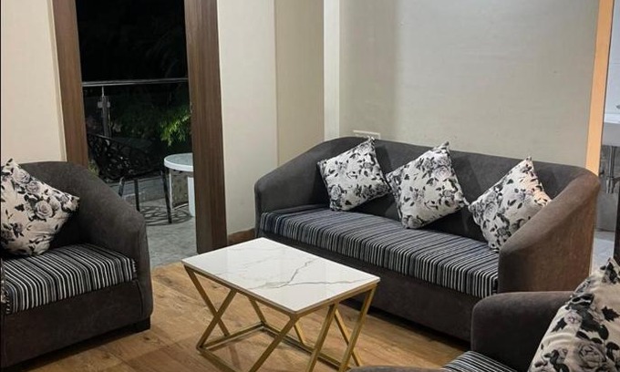 Koregaon Park Apartment | Cozy Royal Palm 1 BHK Garden Apartment Near Attractions