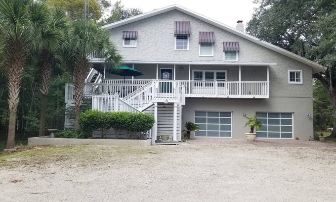 Branford House | Relaxing 12 Acre Ranch on The Santa Fe River - Pet Friendly