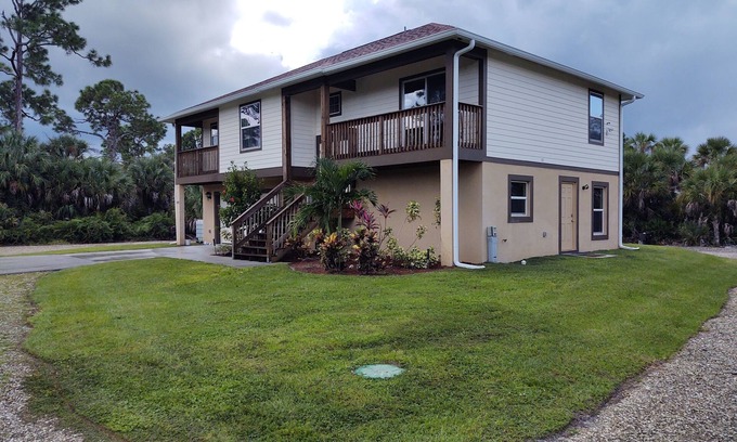 Rural Estates House | Family-Friendly Retreat: Private 2/2 with Spa & Breakfast