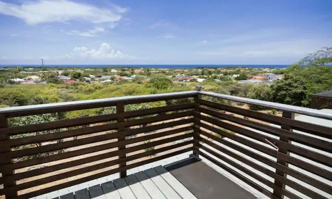 Pos Chiquito House | Private 2-Bedroom Oasis with Oceanfront Views & Spa
