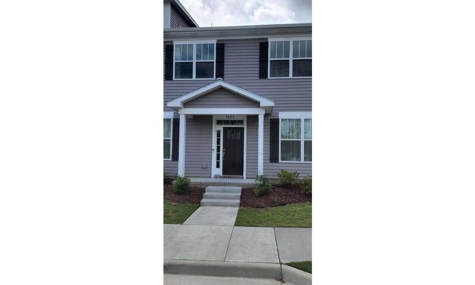 Hampton House | Guest Rated 10/10: Inviting 2 Bedroom Townhouse with Pool