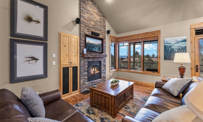 Powell Butte Cabin | Exclusive 2-King Cabin at Brasada Ranch: Pools, Spa & More!