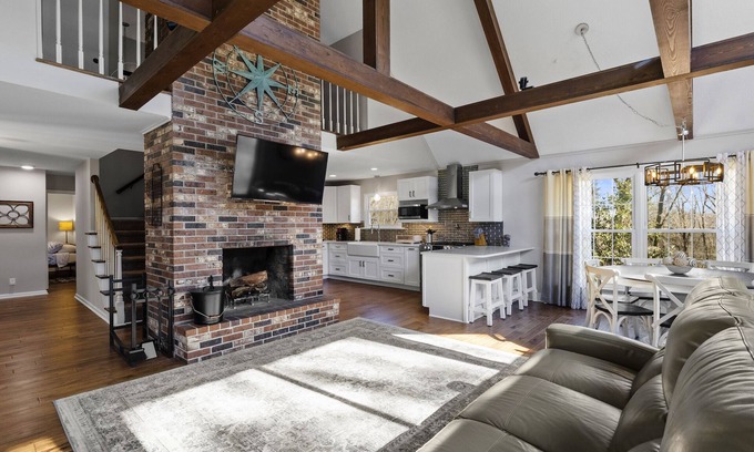 Lookout Valley Neighborhood Association House | Idyllic Retreat with Pond, Game Room & 10/10 Guest Rating