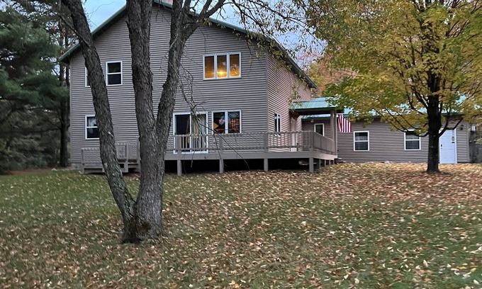 Chassell House | Discover 27 Acres with Trails, Library & Family-Friendly Amenities