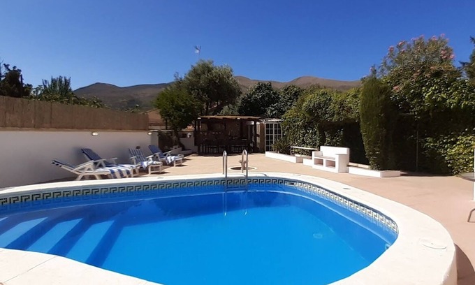 Arenas del Rey Apartment | Private 3-Bedroom Apartment with Pool and Lake View